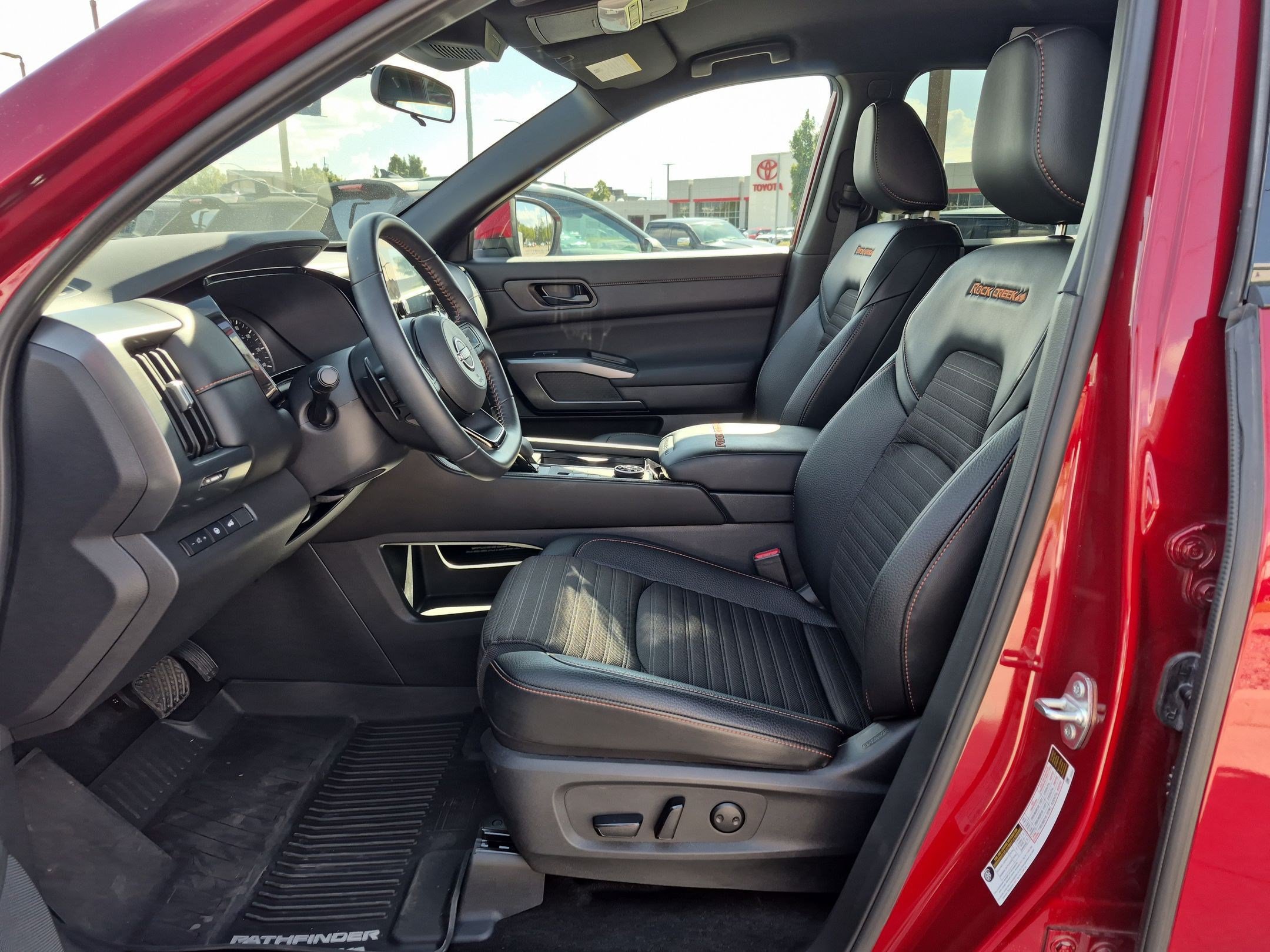 Used 2025 Nissan Pathfinder Rock Creek AWD/4WD image 17