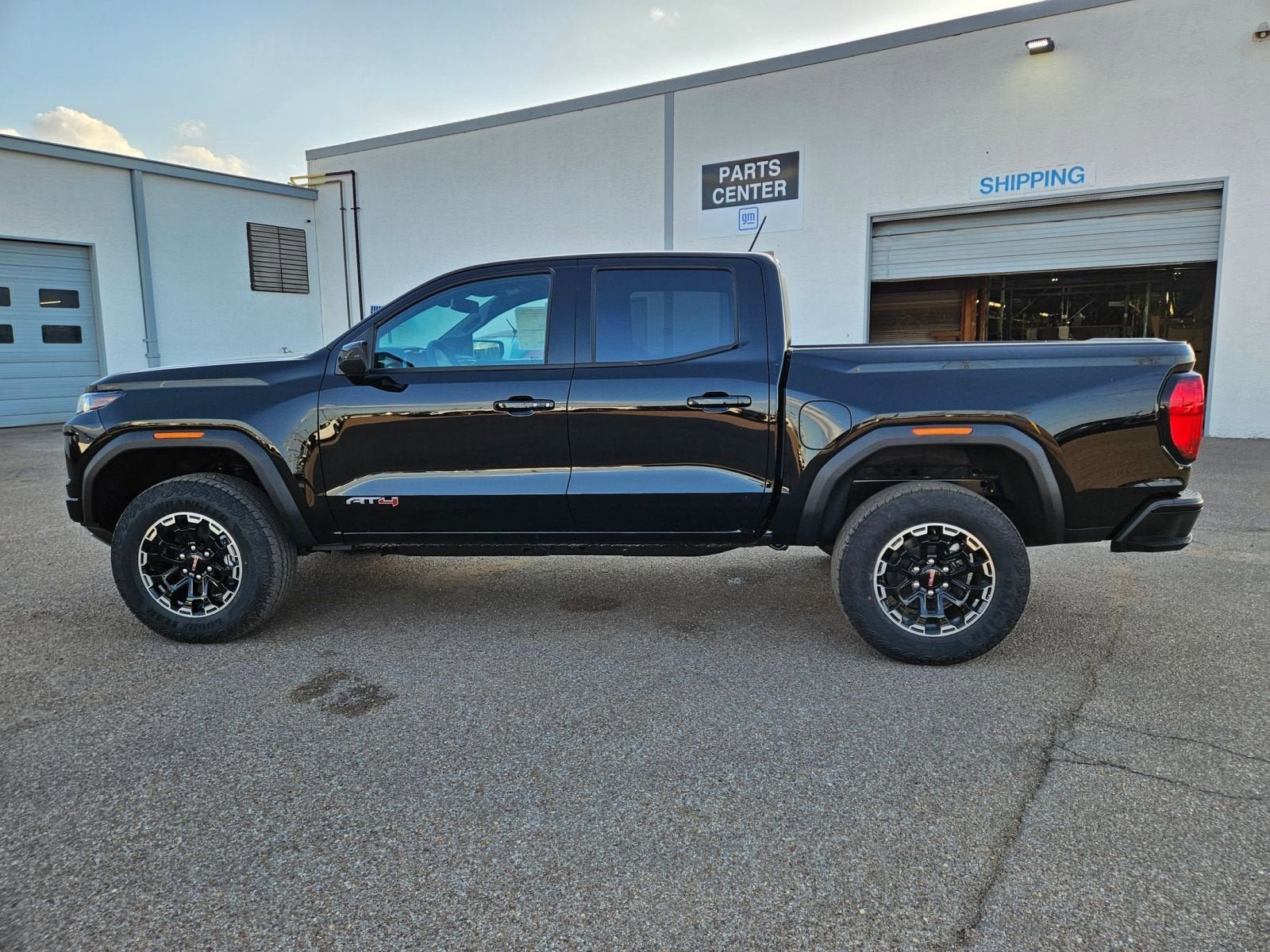 New 2026 GMC Canyon AT4 AWD/4WD image 2