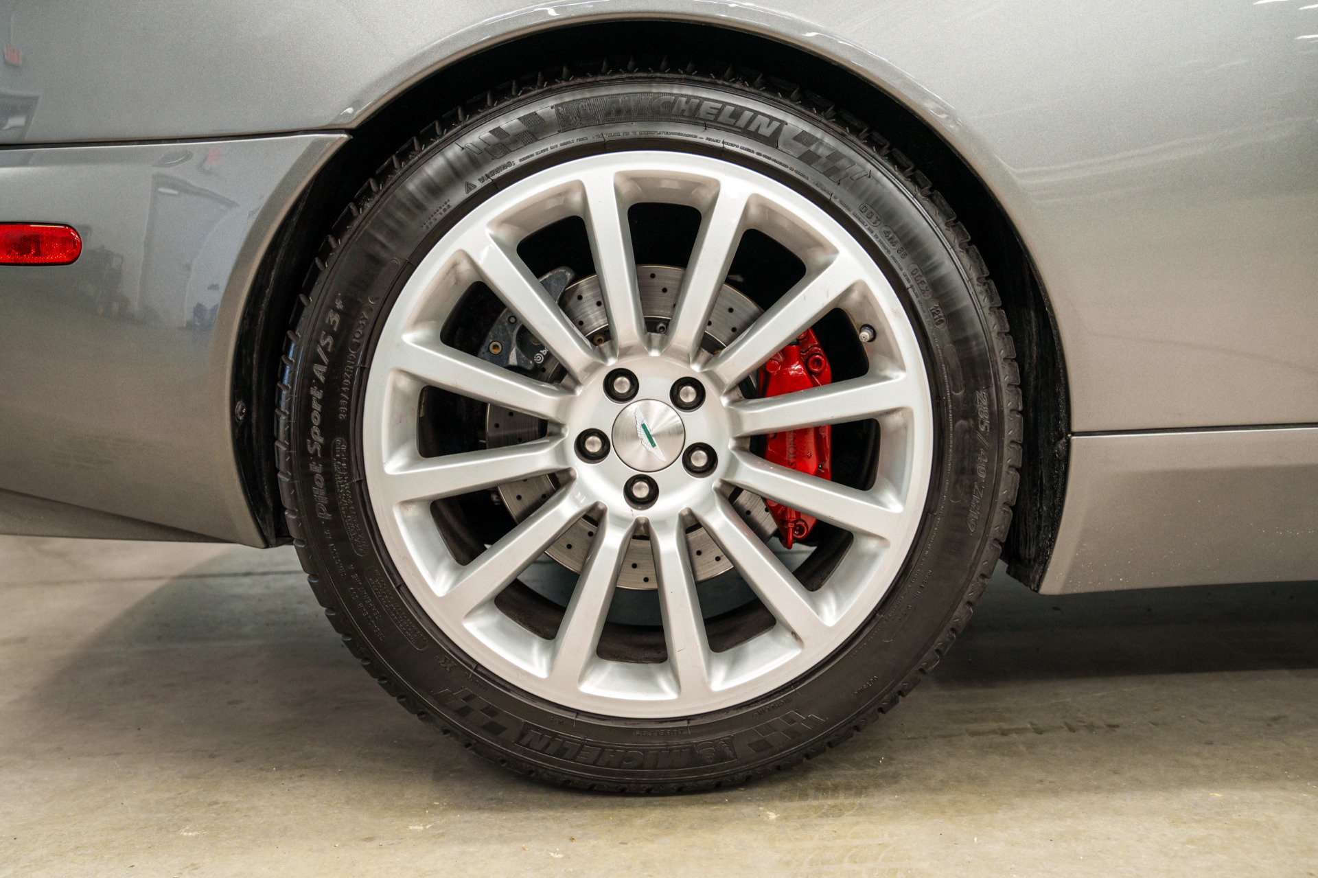 Used 2003 Aston Martin Vanquish RWD image 38
