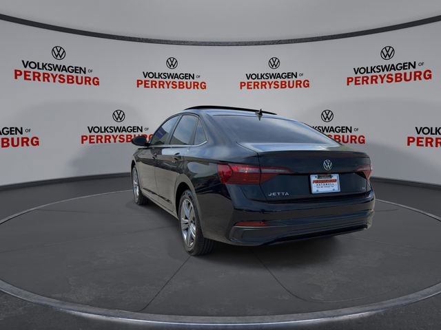 Certified 2022 Volkswagen Jetta SE FWD image 6