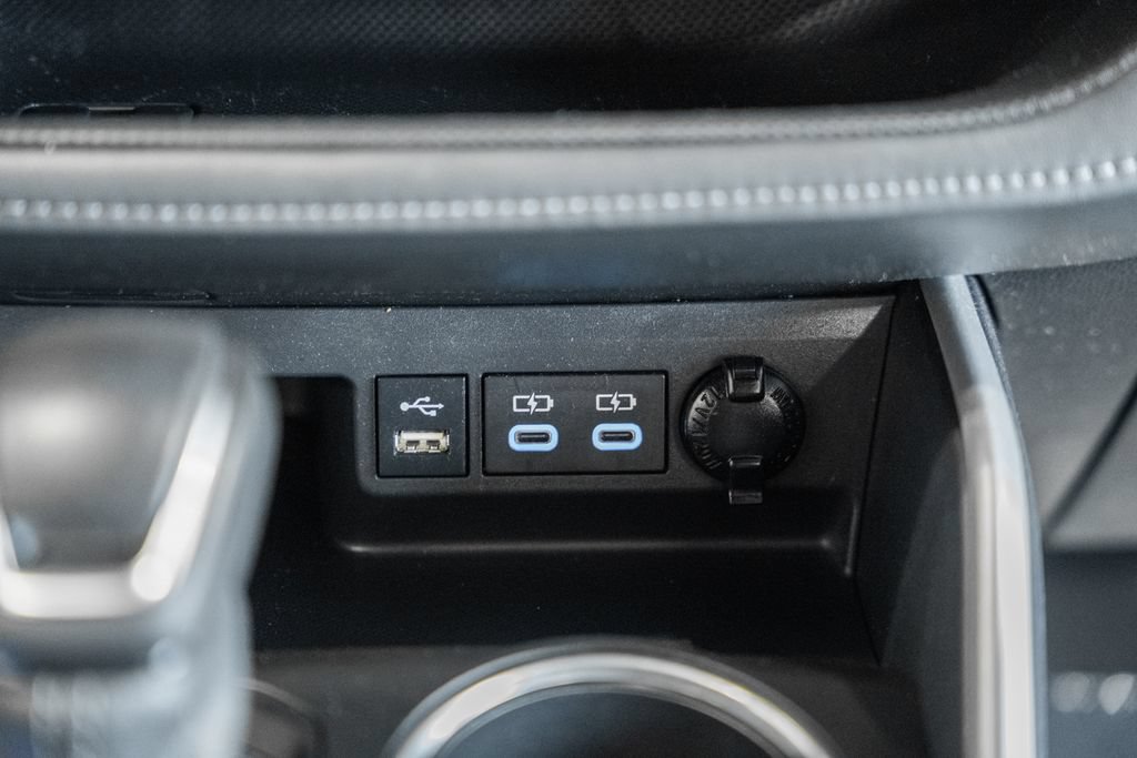 Used 2022 Toyota Highlander XLE AWD/4WD image 20