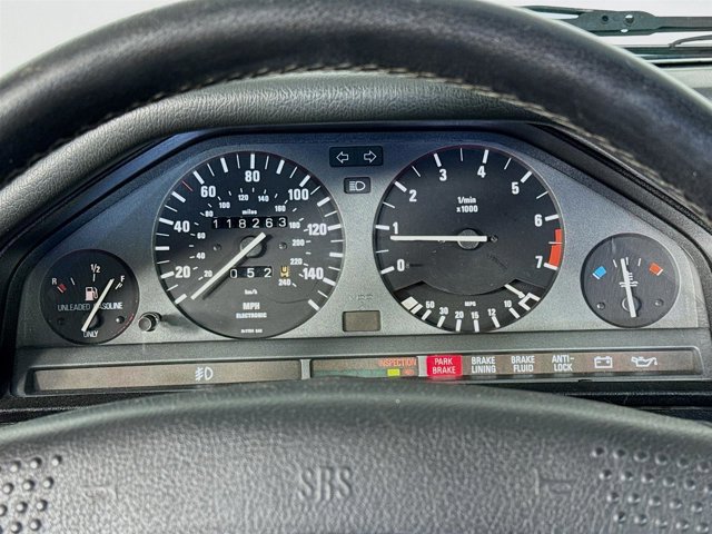 Used 1991 BMW 325i Convertible image 13