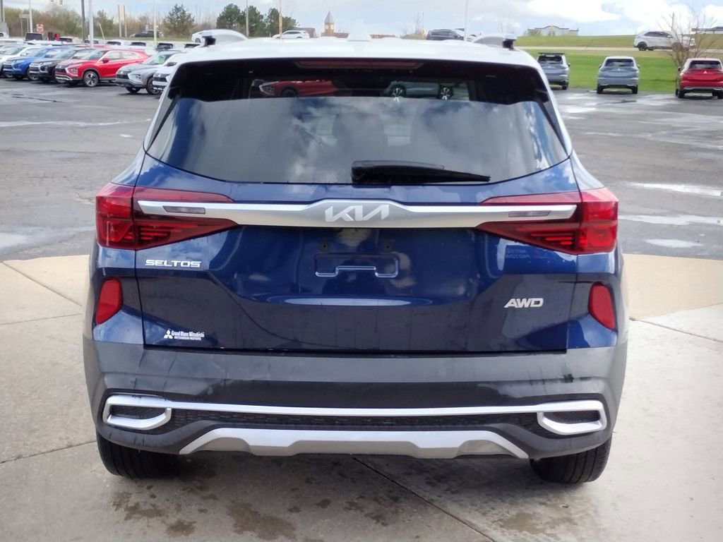 Used 2023 Kia Seltos S w/ Navigation Package AWD/4WD image 16