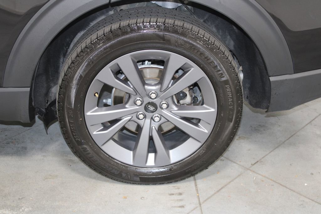 Used 2023 Ford Explorer XLT w/ Equipment Group 202A image 17