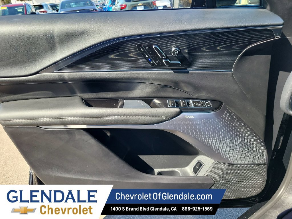 Used 2024 Cadillac Lyriq Sport AWD/4WD image 29