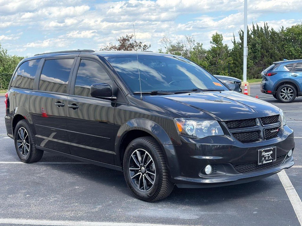 Used 2017 Dodge Grand Caravan GT FWD image 3
