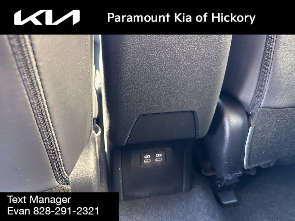 Used 2025 Toyota Prius XLE FWD image 12