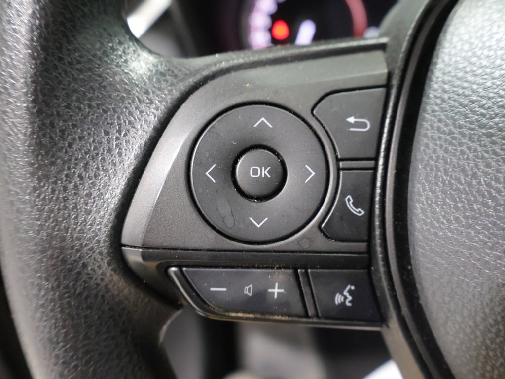 Used 2025 Toyota RAV4 LE AWD/4WD image 33