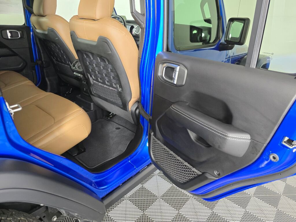 Used 2021 Jeep Wrangler Unlimited Rubicon image 40