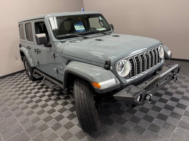 Used 2024 Jeep Wrangler Unlimited Sahara w/ Technology Group AWD/4WD image 2