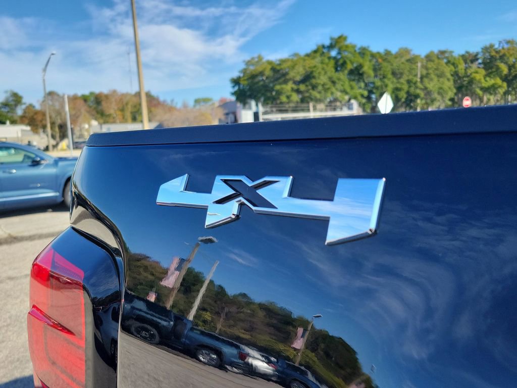 New 2026 GMC Sierra 2500 SLE w/ SLE Value Package; image 10