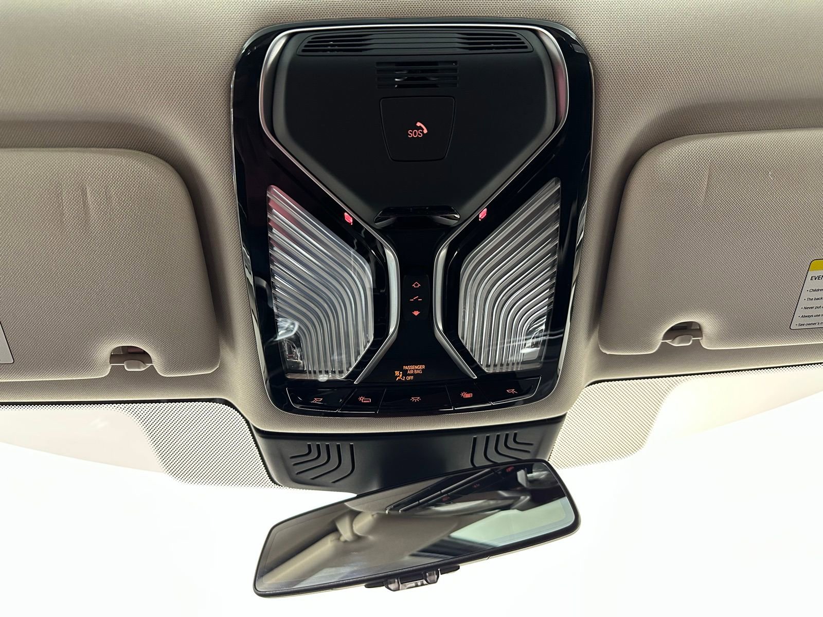 Used 2017 BMW 740i xDrive image 41