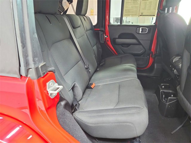 Used 2021 Jeep Wrangler Unlimited Sahara image 37