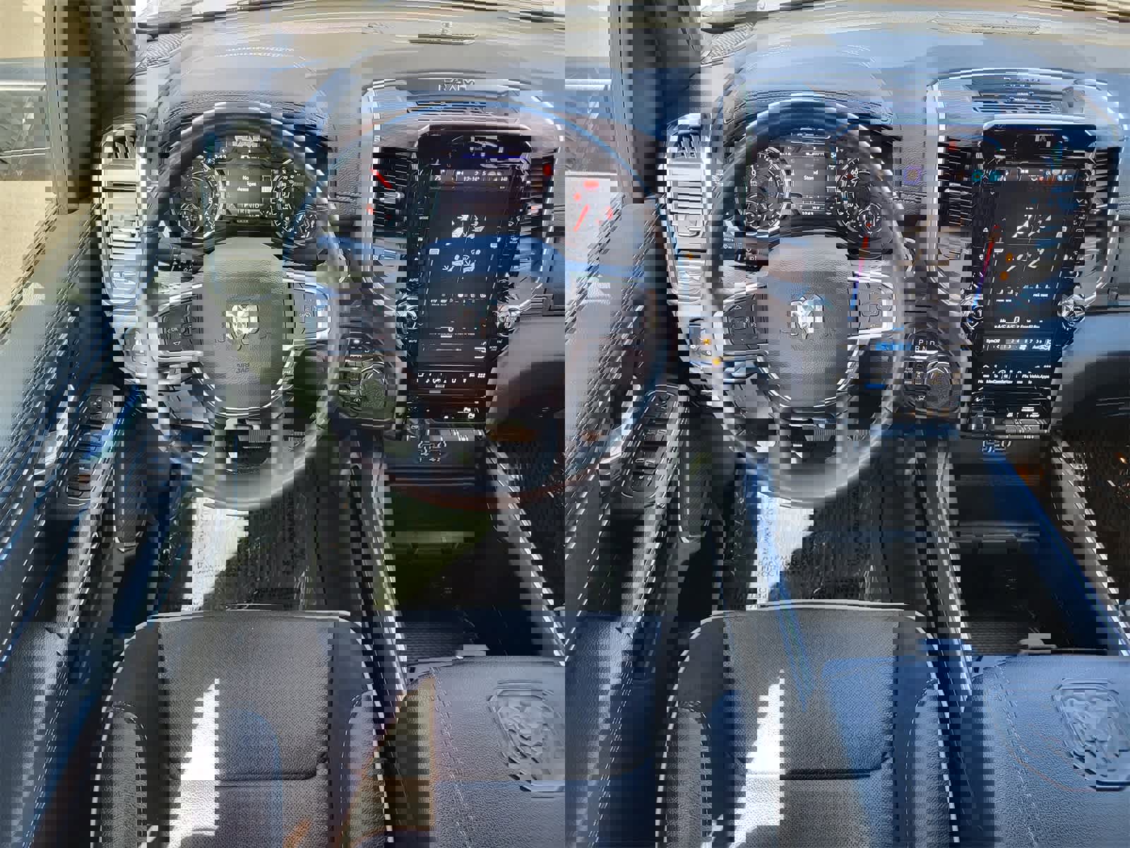 Used 2024 RAM 1500 Laramie image 25