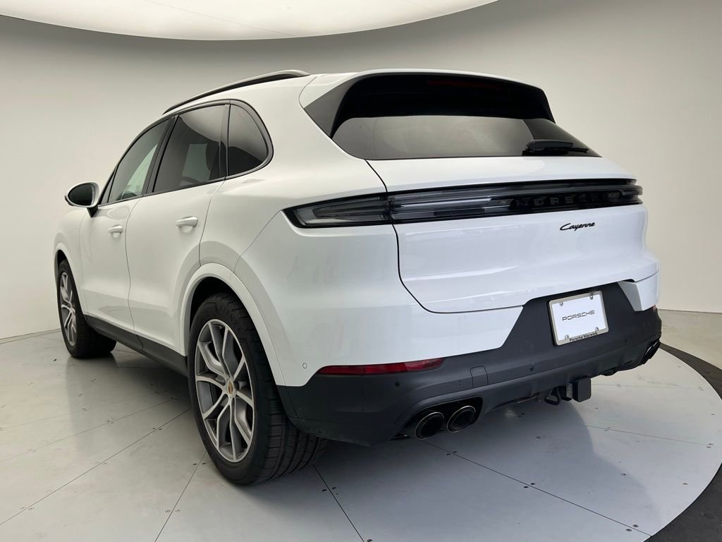 Used 2025 Porsche Cayenne image 3
