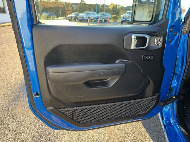 Used 2025 Jeep Wrangler Sport image 12