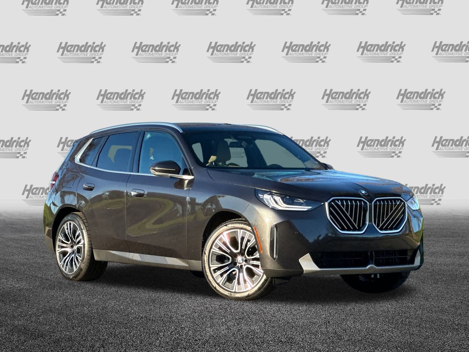 Used 2025 BMW X3 xDrive30i w/ Premium Package image 2