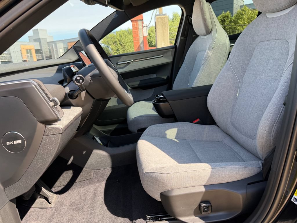 Certified 2025 Volvo EX30 Ultra w/ Climate Package AWD/4WD image 11