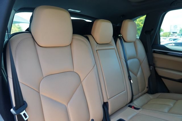 Used 2016 Porsche Cayenne AWD/4WD image 18