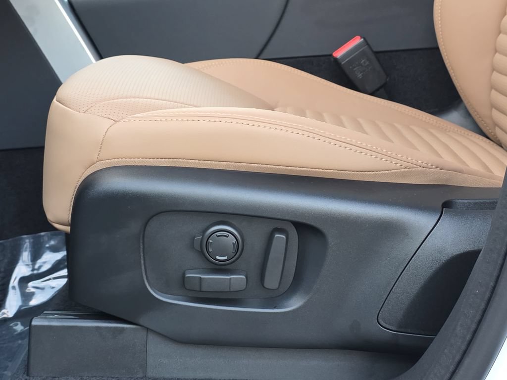 New 2026 Land Rover Discovery Limited Edition AWD/4WD image 30