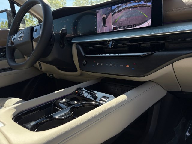 Used 2025 Nissan Murano Platinum AWD/4WD image 12