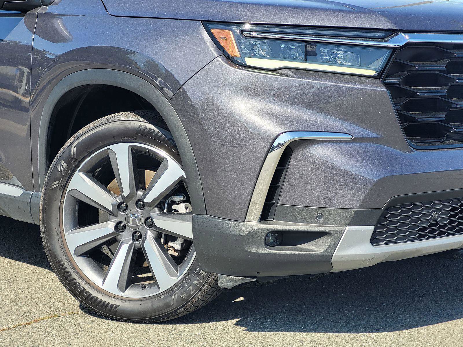 Used 2023 Honda Pilot Touring image 5