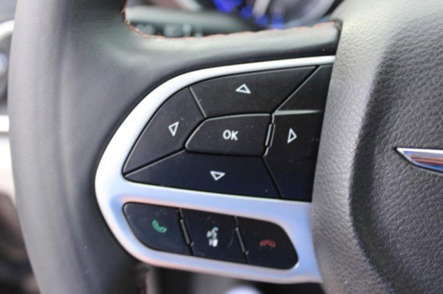 Used 2018 Chrysler Pacifica Touring-L Plus w/ Tire & Wheel Group image 29