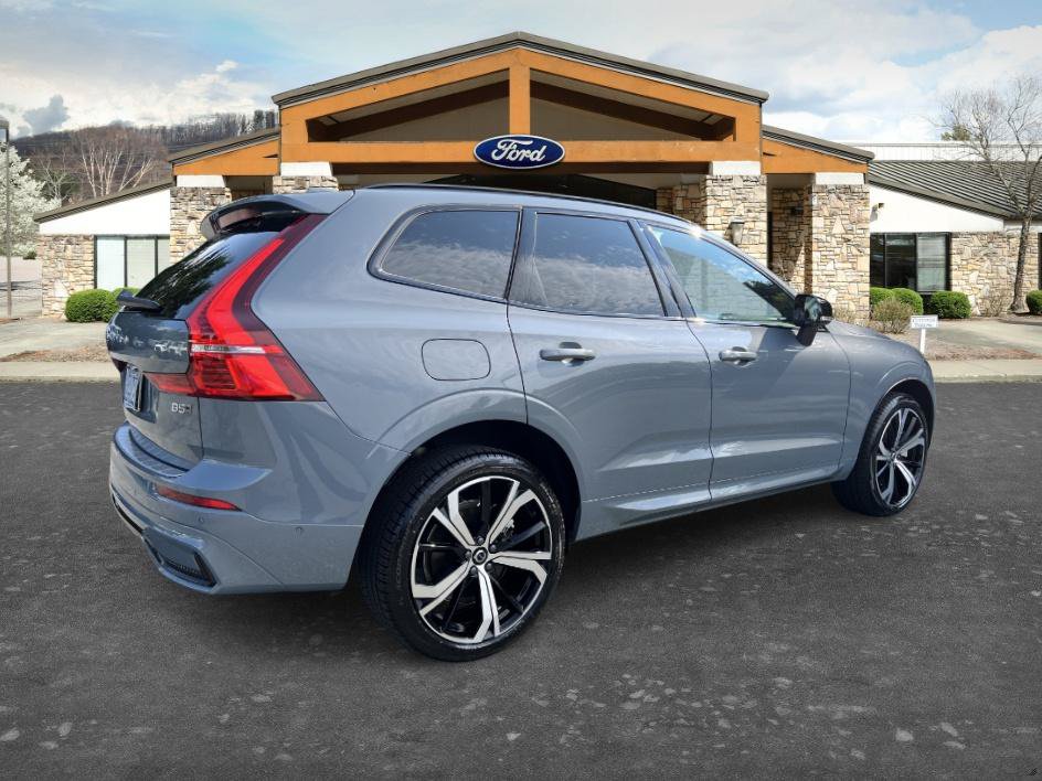 Used 2024 Volvo XC60 B5 Ultimate w/ Protection Package Premier AWD/4WD image 5