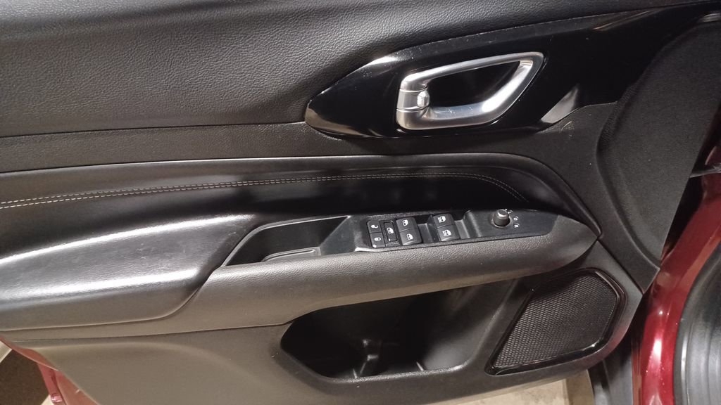 Used 2022 Jeep Compass Altitude w/ Convenience Group image 5