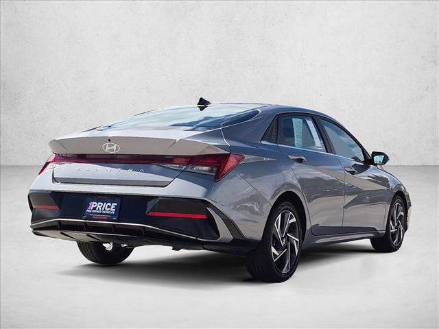 Used 2025 Hyundai Elantra SEL FWD image 5