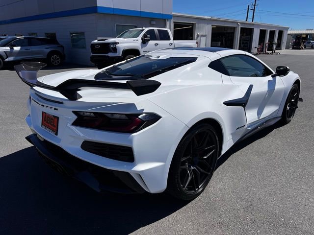 Used 2024 Chevrolet Corvette Z06 w/ Z07 Performance Package image 7