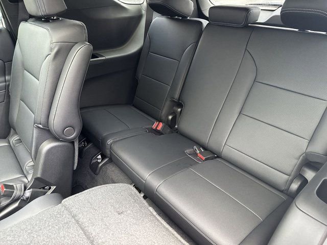 New 2026 Chevrolet Traverse LT w/ Driver Confidence Package image 4