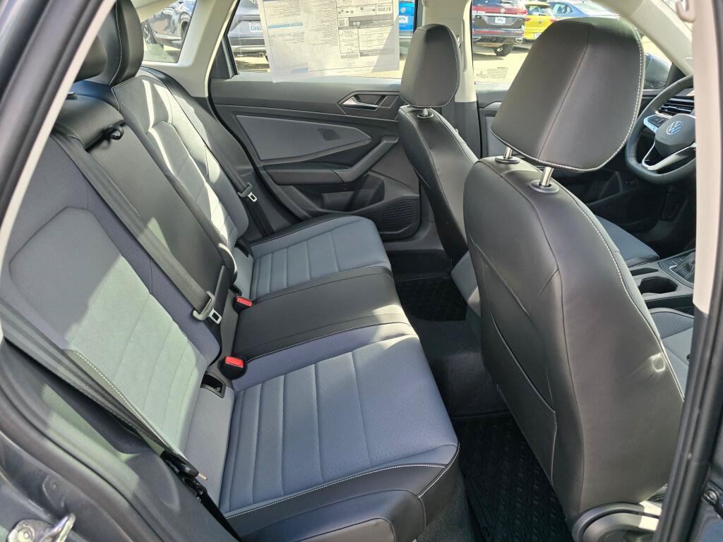 New 2026 Volkswagen Jetta SE FWD image 40