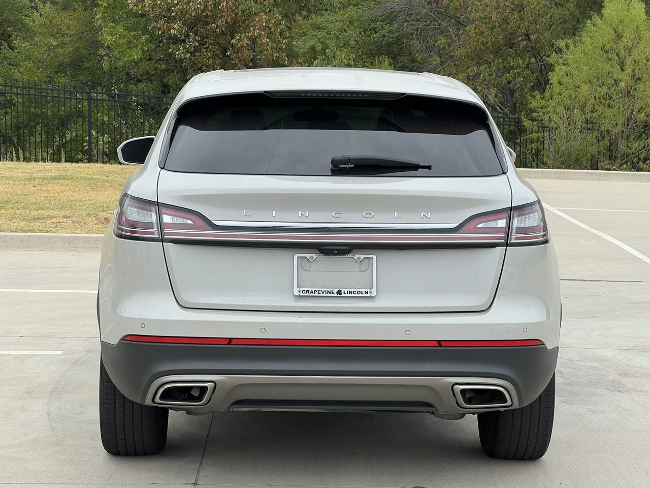 Used 2023 Lincoln Nautilus Reserve AWD/4WD image 4