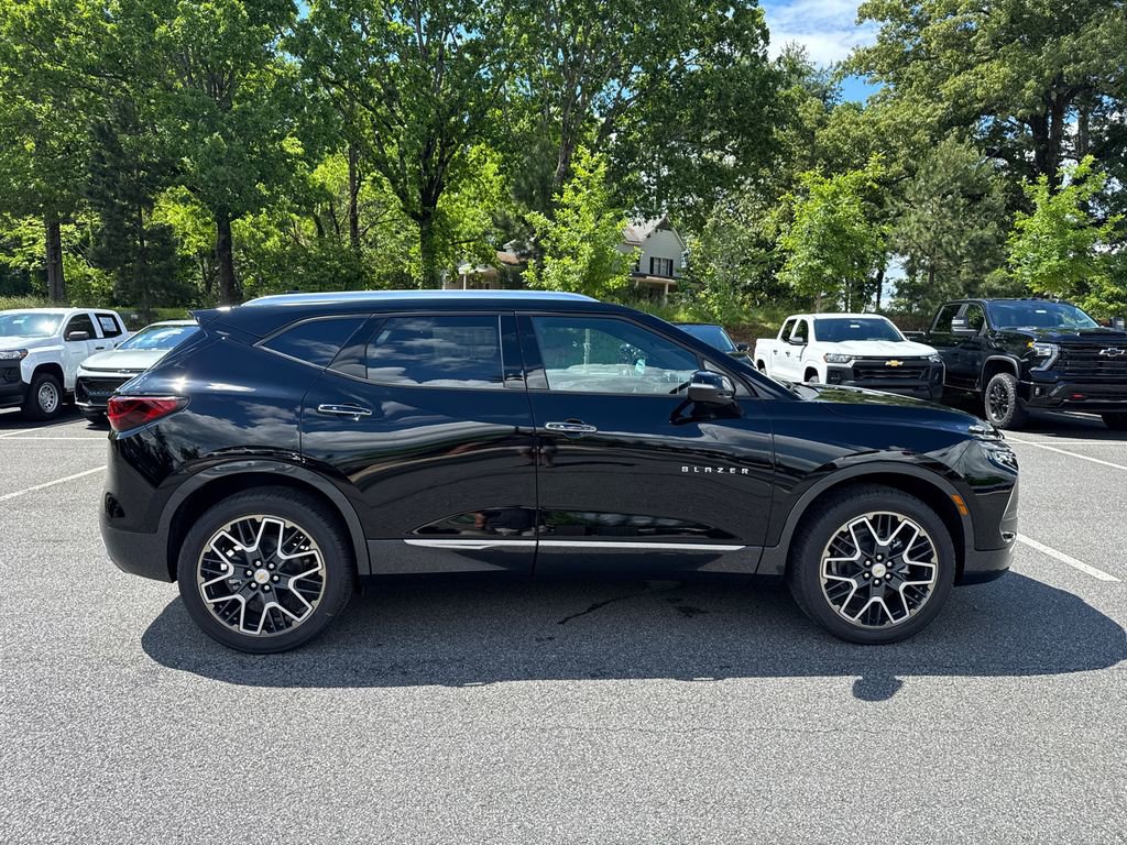 New 2025 Chevrolet Blazer Premier w/ Driver Confidence II Package FWD image 4