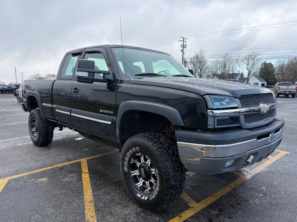 Used 2004 Chevrolet Silverado 2500 LS AWD/4WD image 4