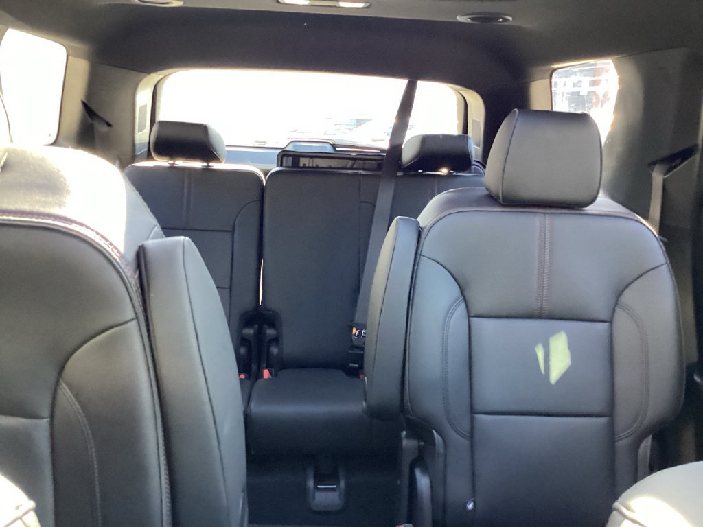 Used 2023 Chevrolet Traverse RS w/ LPO, Cargo Package AWD/4WD image 40