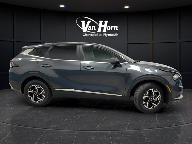 Used 2023 Kia Sportage LX AWD/4WD image 8