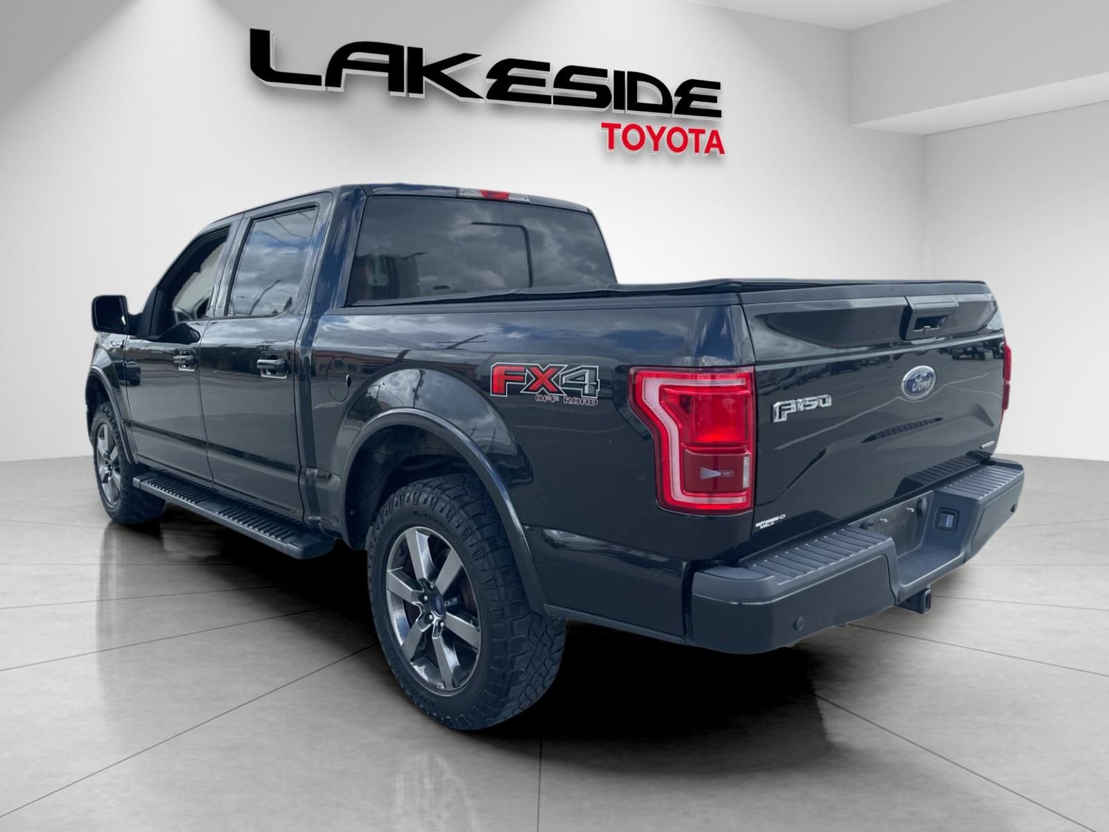 Used 2015 Ford F150 Lariat image 4