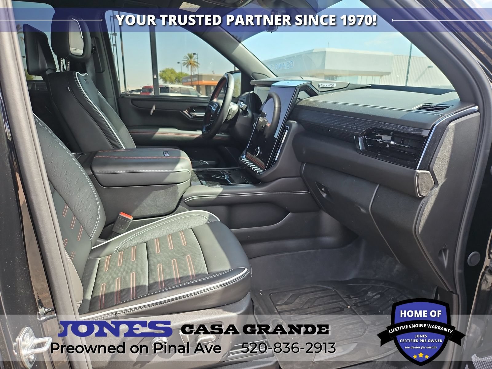 Used 2025 GMC Yukon AT4 Ultimate w/ LPO, Floor Liner Package AWD/4WD image 12