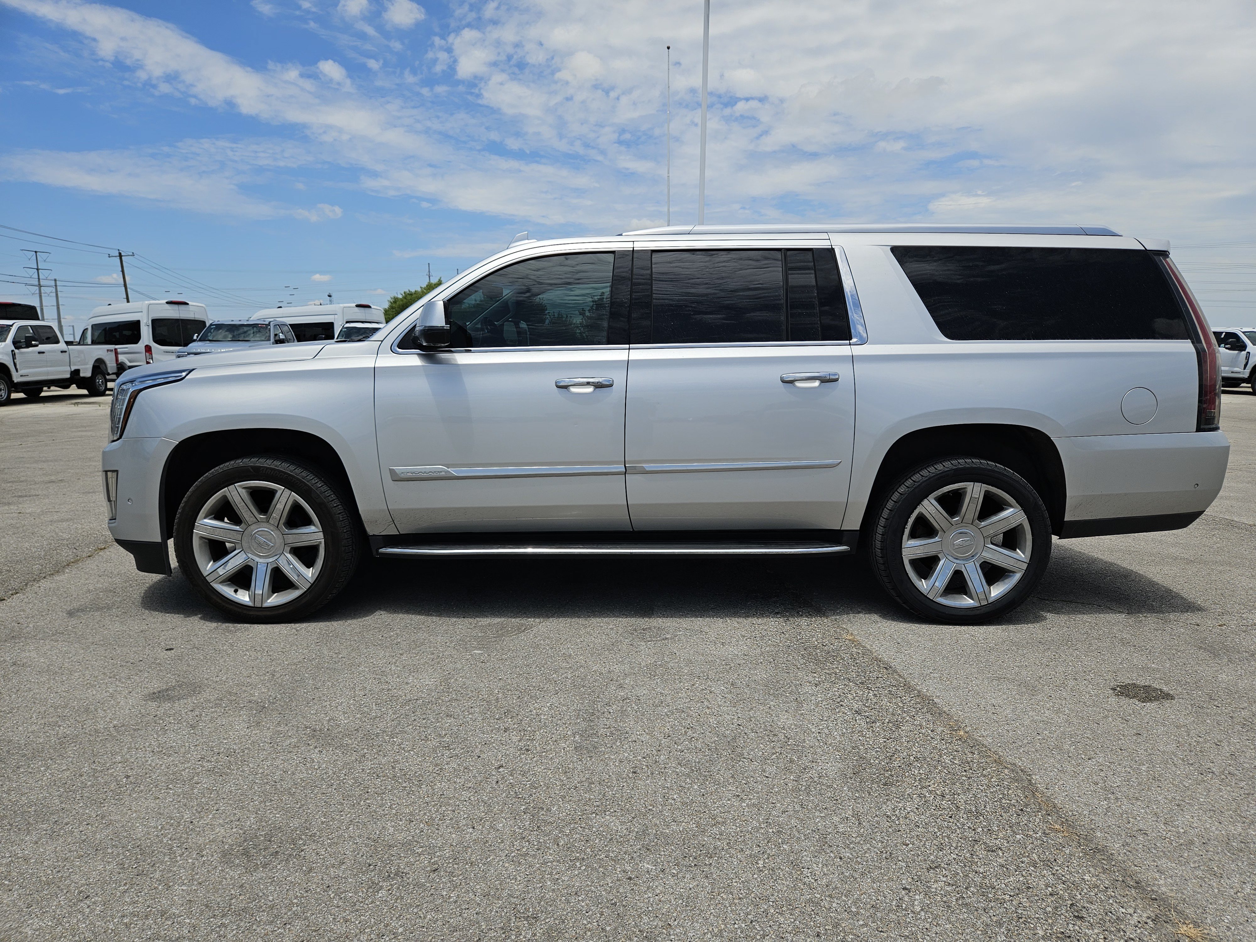 Used 2020 Cadillac Escalade ESV Luxury RWD image 4