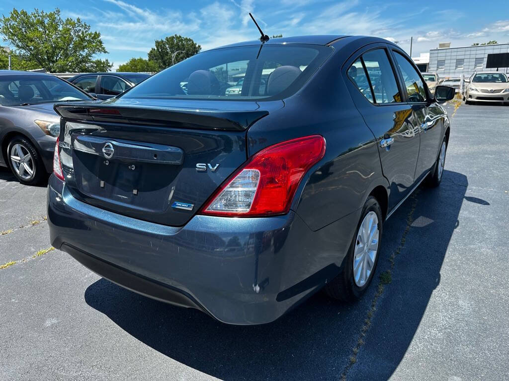 Used 2015 Nissan Versa SV FWD image 7
