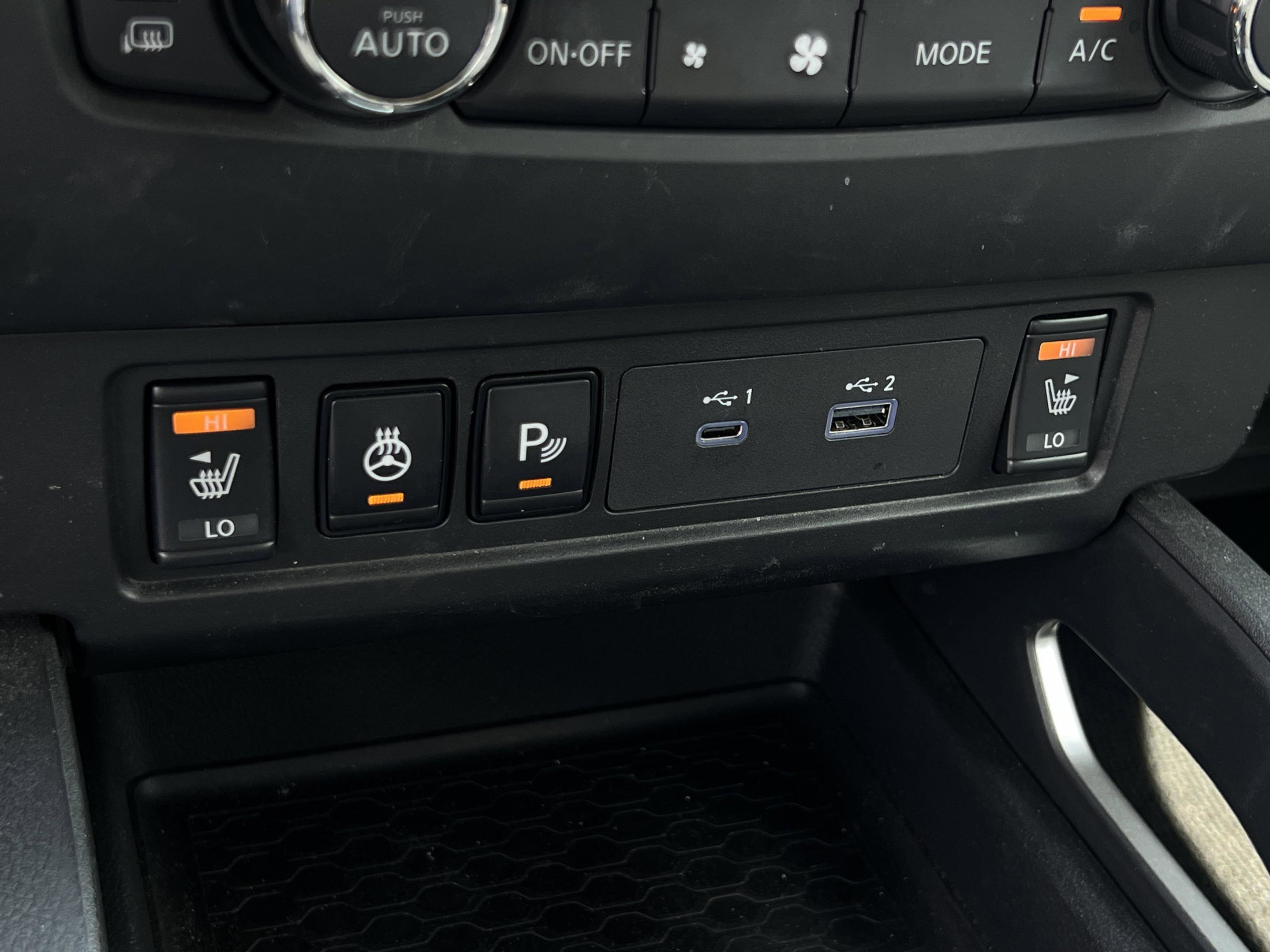 Used 2025 Nissan Frontier SV w/ SV Convenience Package RWD image 18