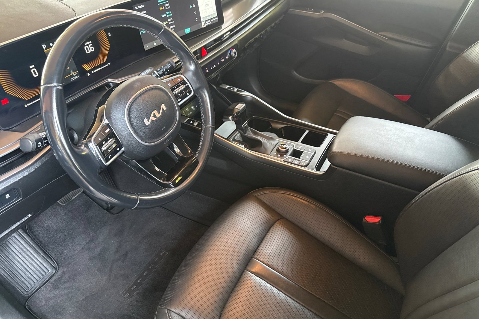 Used 2025 Kia Sorento S AWD/4WD image 10