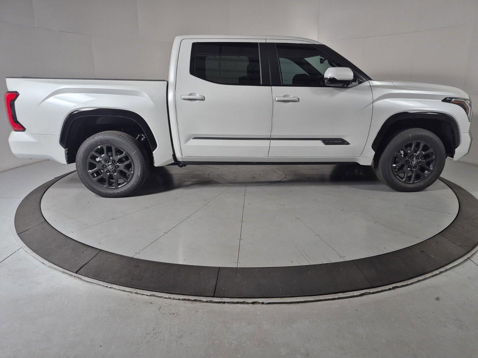 New 2026 Toyota Tundra Platinum AWD/4WD image 5