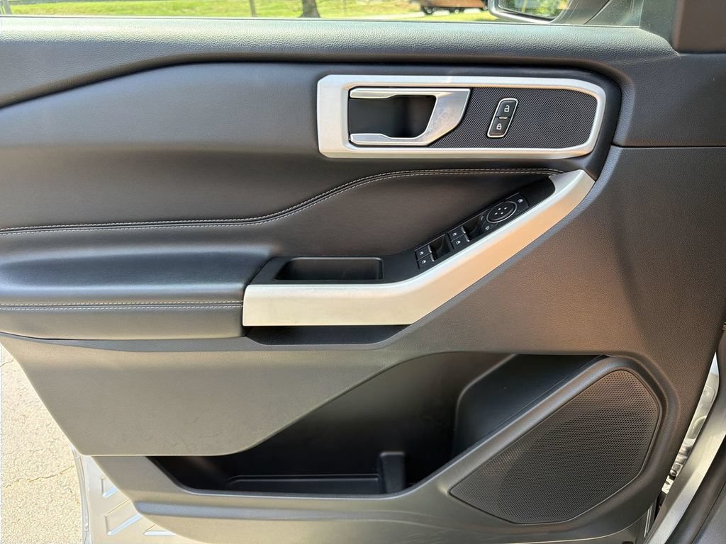 Certified 2021 Ford Explorer XLT RWD image 20