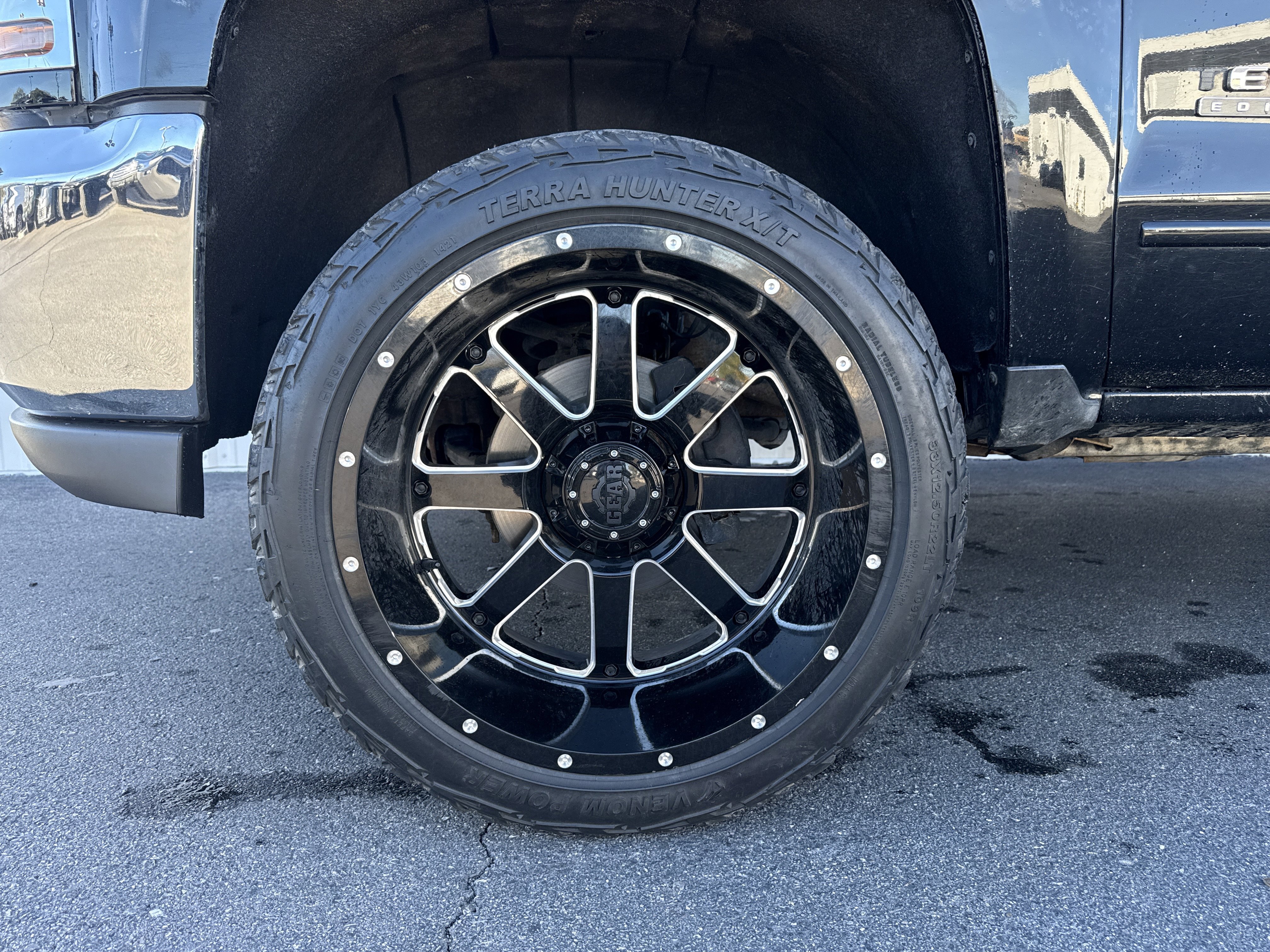 Used 2018 Chevrolet Silverado 1500 LT w/ Texas Edition image 5