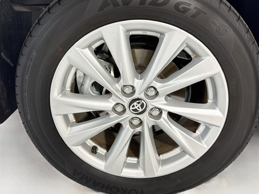 Used 2025 Toyota Corolla SE FWD image 33