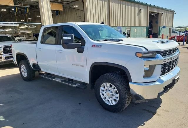 Used 2022 Chevrolet Silverado 2500 LT w/ Convenience Package AWD/4WD image 2