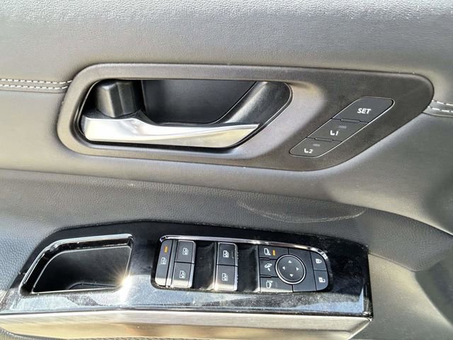 Used 2024 Nissan Pathfinder Platinum image 15